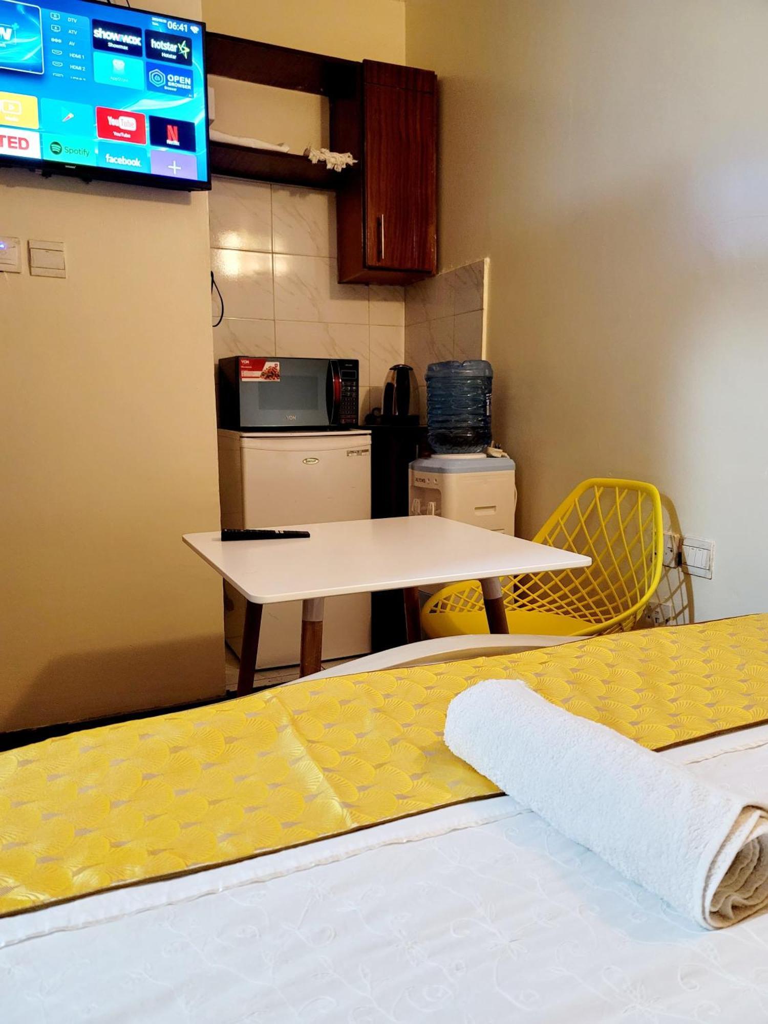 Sunrise Blue Moon B&B نيروبي المظهر الخارجي الصورة