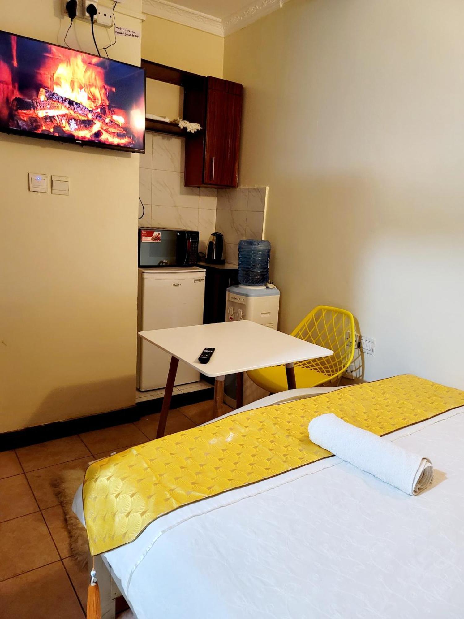 Sunrise Blue Moon B&B نيروبي المظهر الخارجي الصورة